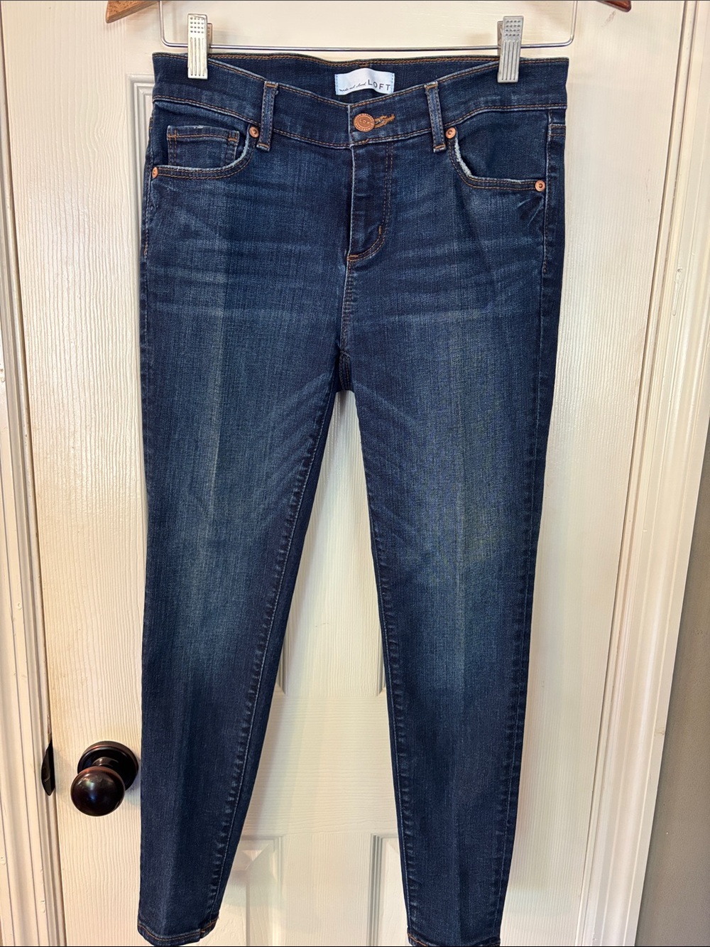 LOFT Skinny Jeans in Dark Indigo Wash size Petite 27 / 4
